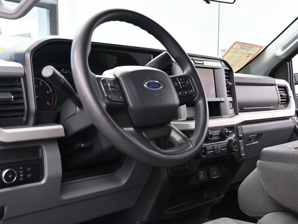 Used 2025 Ford F250 XLT image 12
