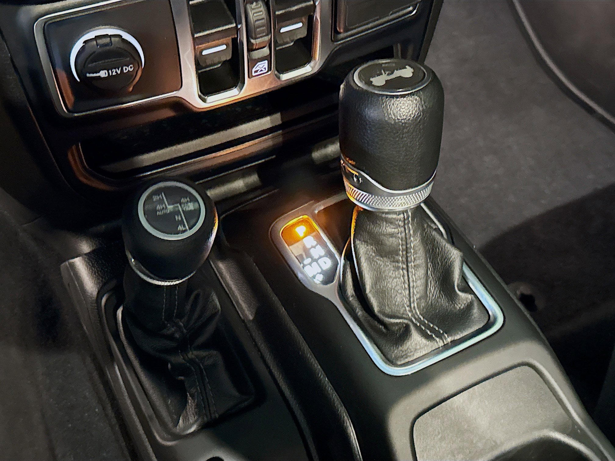 Used 2024 Jeep Wrangler Unlimited Sahara w/ Technology Group image 20