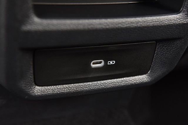 Certified 2024 Volkswagen Taos SE w/ Panoramic Sunroof Package image 25