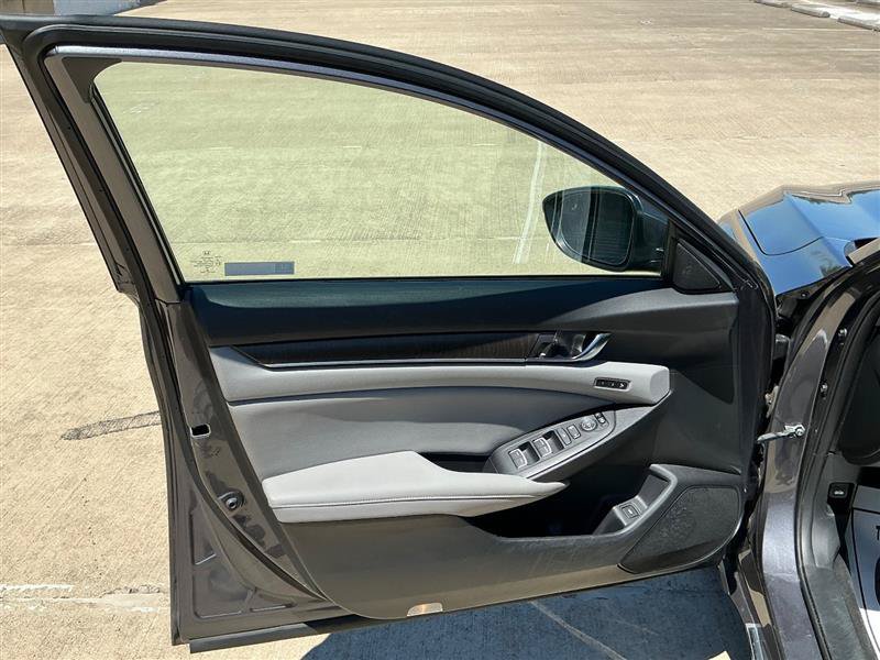 Used 2018 Honda Accord Touring image 21