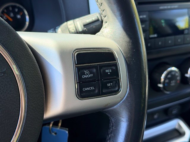 Used 2017 Jeep Compass Latitude FWD image 10