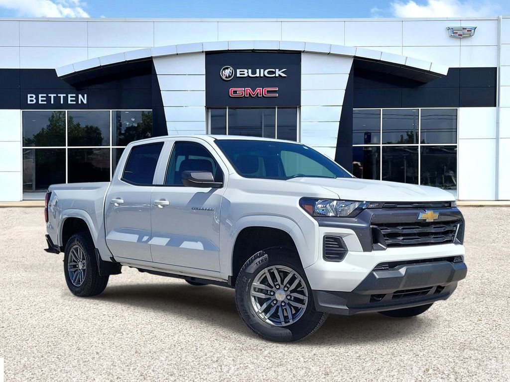 Used 2025 Chevrolet Colorado LT AWD/4WD image 1