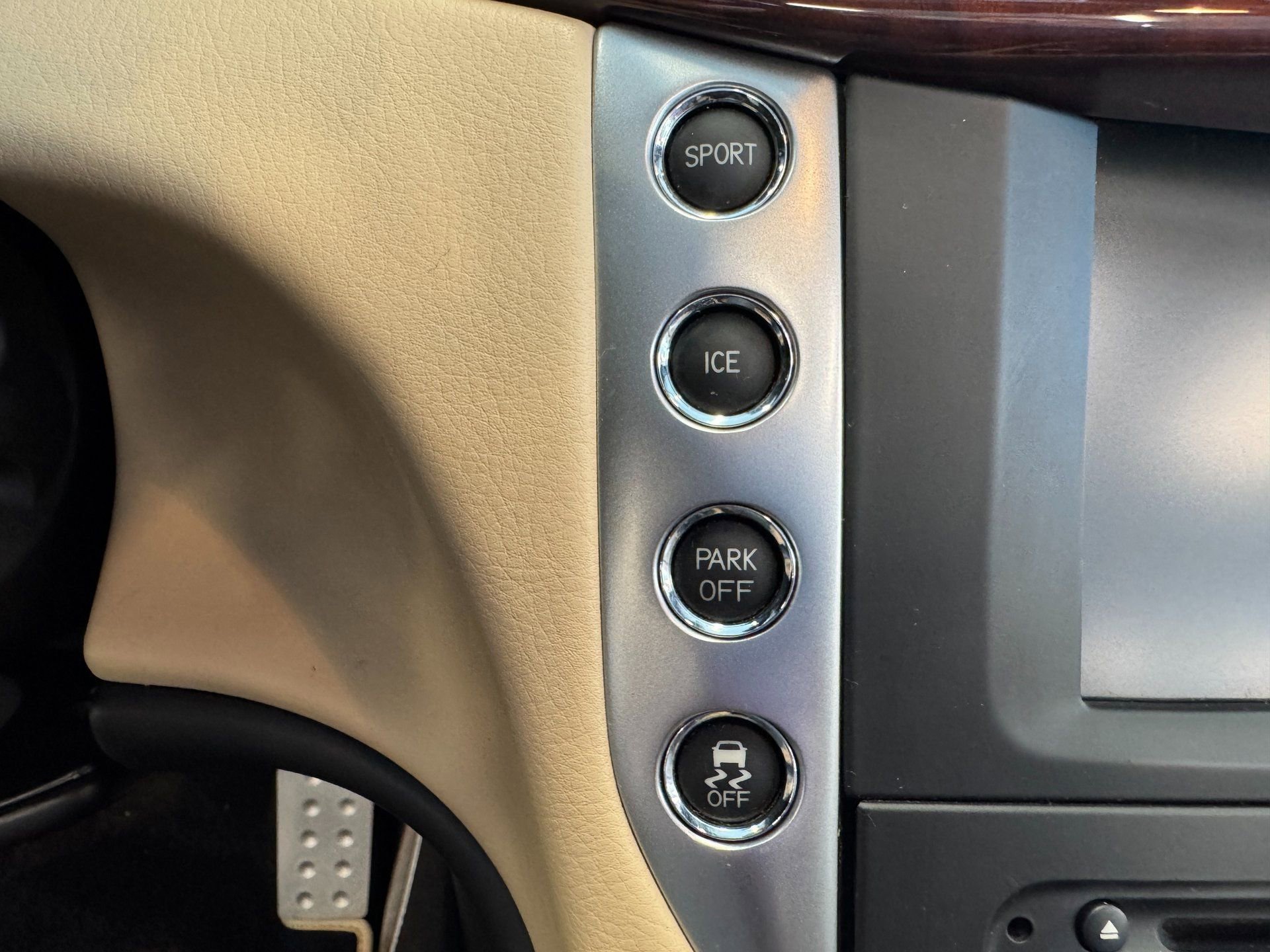 Used 2014 Maserati GranTurismo Convertible image 72