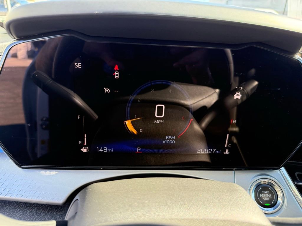 Certified 2025 Chevrolet Trax LT image 25