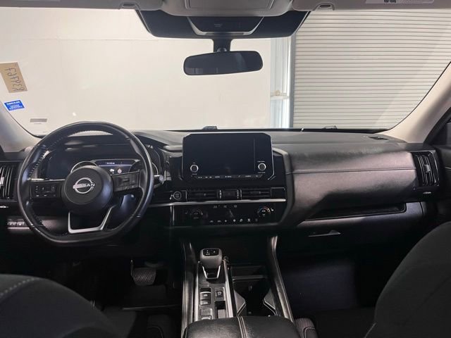 Used 2024 Nissan Pathfinder SV image 19