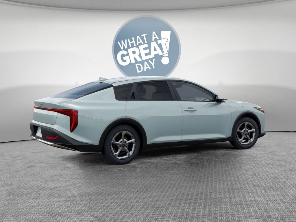 New 2026 Kia K4 LXS image 6