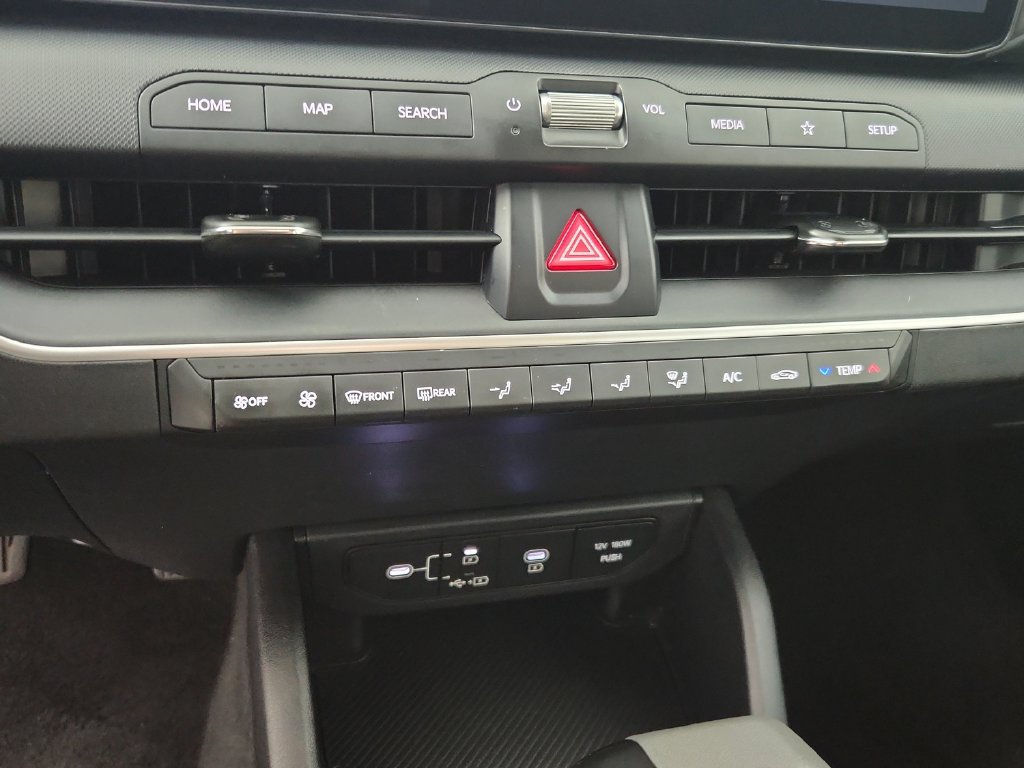 Used 2025 Kia K4 FWD image 26