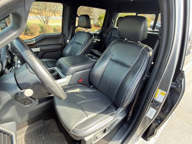 Used 2022 Ford F250 Lariat w/ Black Appearance Package image 6