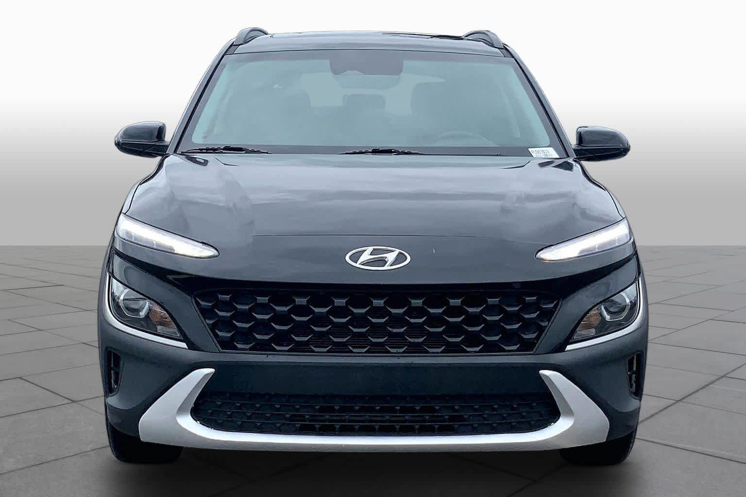 Used 2023 Hyundai Kona SEL w/ Convenience Package FWD image 4