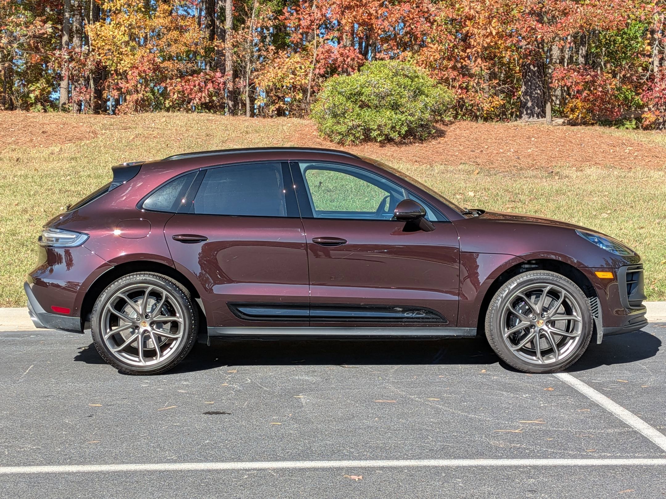 Used 2025 Porsche Macan GTS AWD/4WD image 8