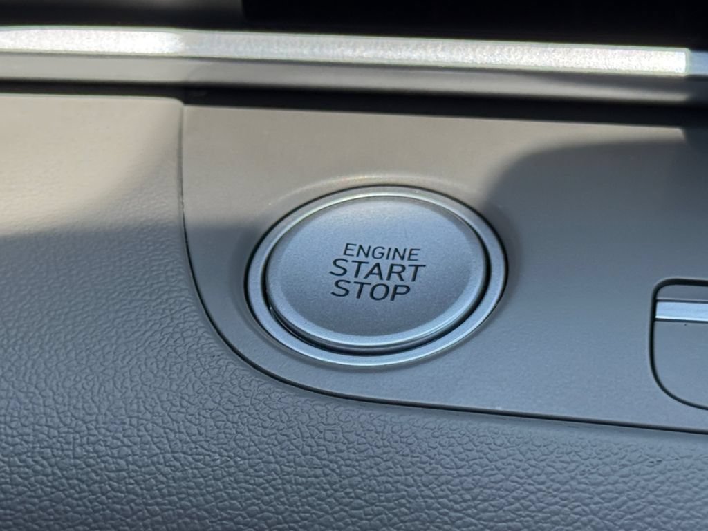 Used 2023 Hyundai Elantra SEL w/ Convenience Package FWD image 29