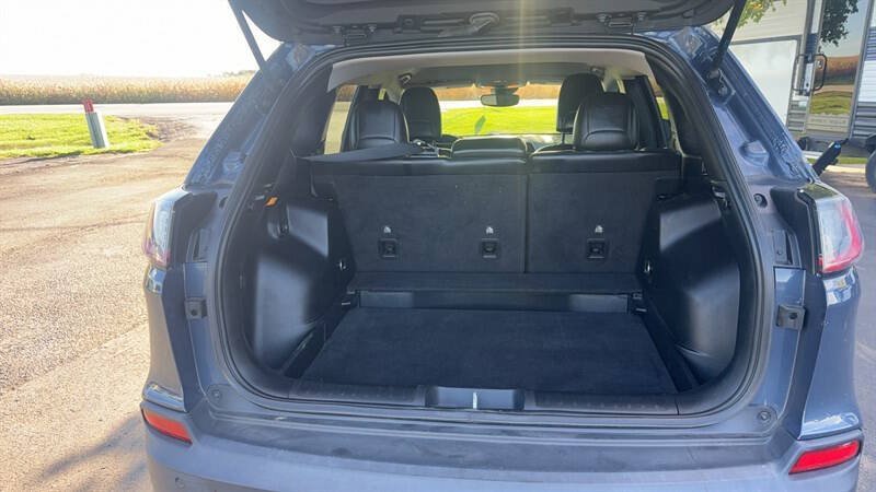 Used 2021 Jeep Cherokee Latitude Lux FWD image 13