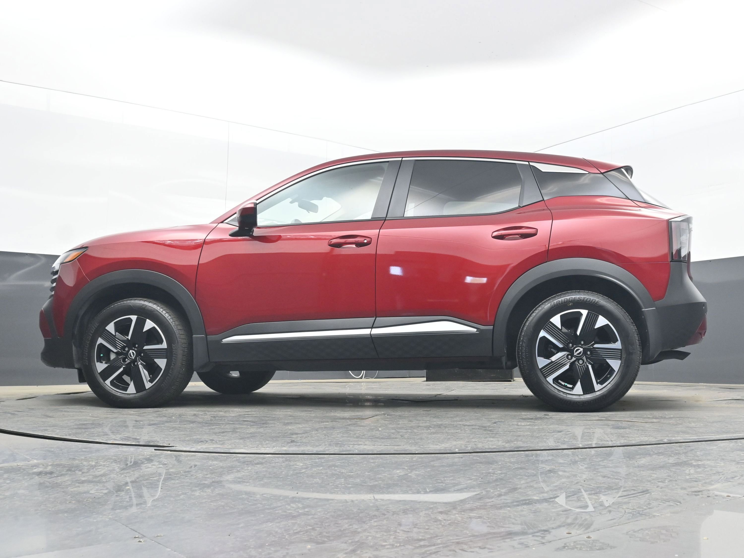 Certified 2025 Nissan Kicks SV image 26