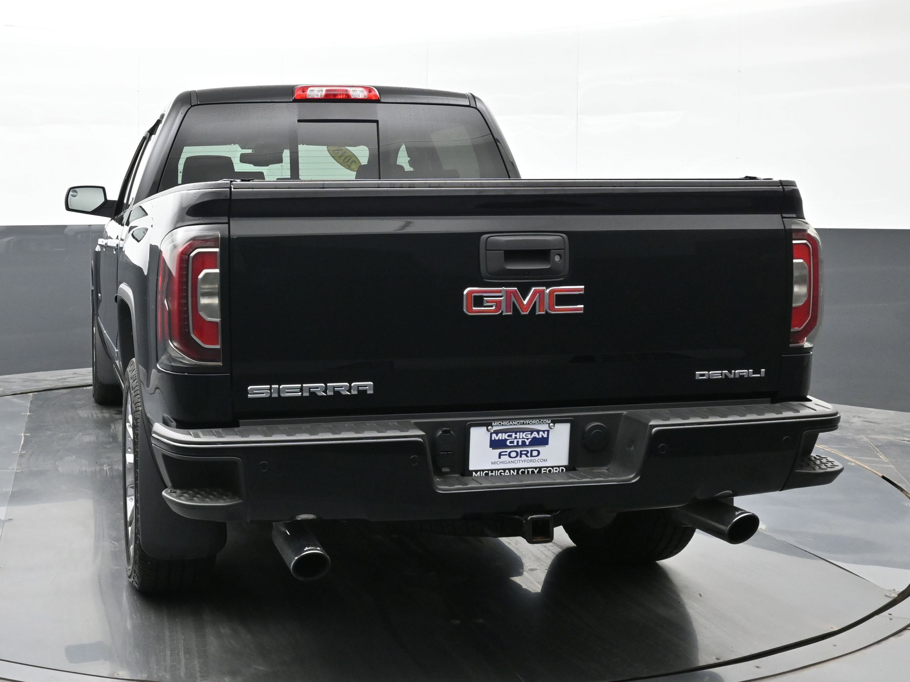 Used 2018 GMC Sierra 1500 Denali w/ Denali Ultimate Package image 2