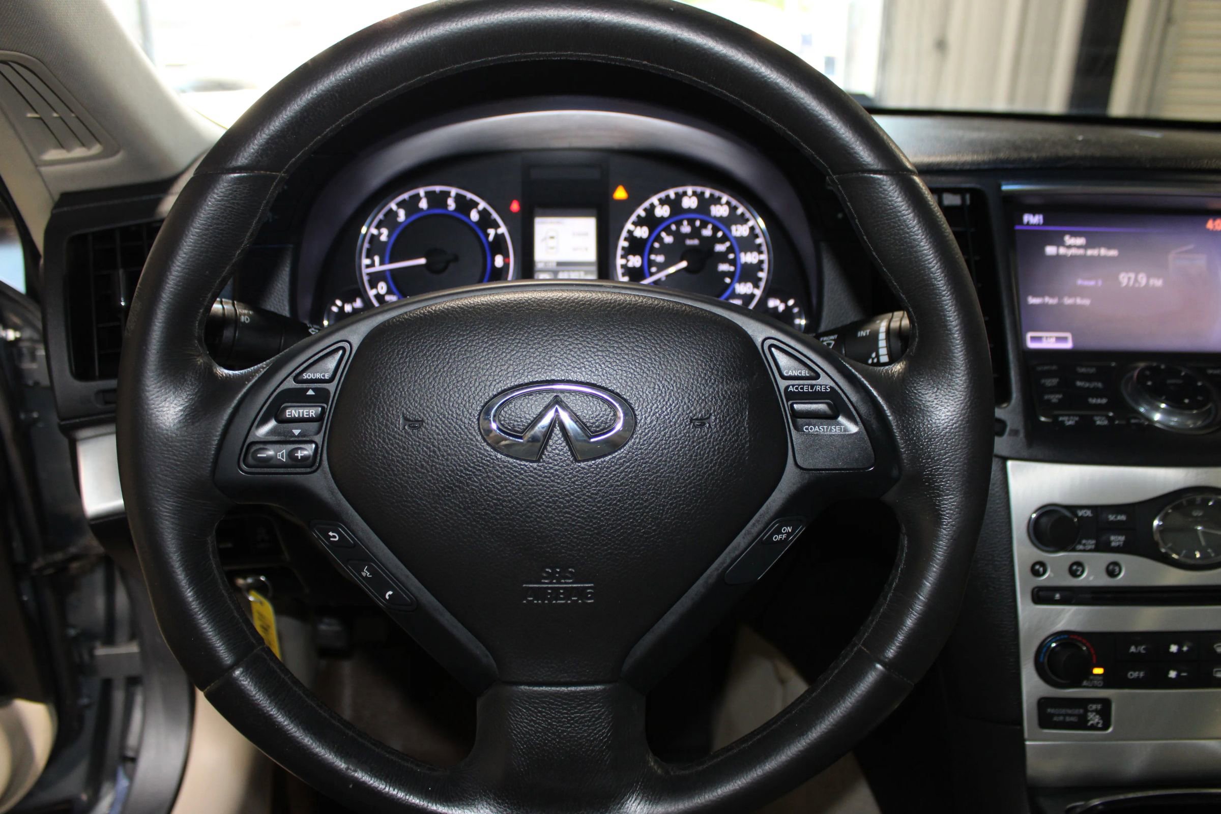 Used 2015 INFINITI Q60 Journey w/ Premium Package RWD image 11