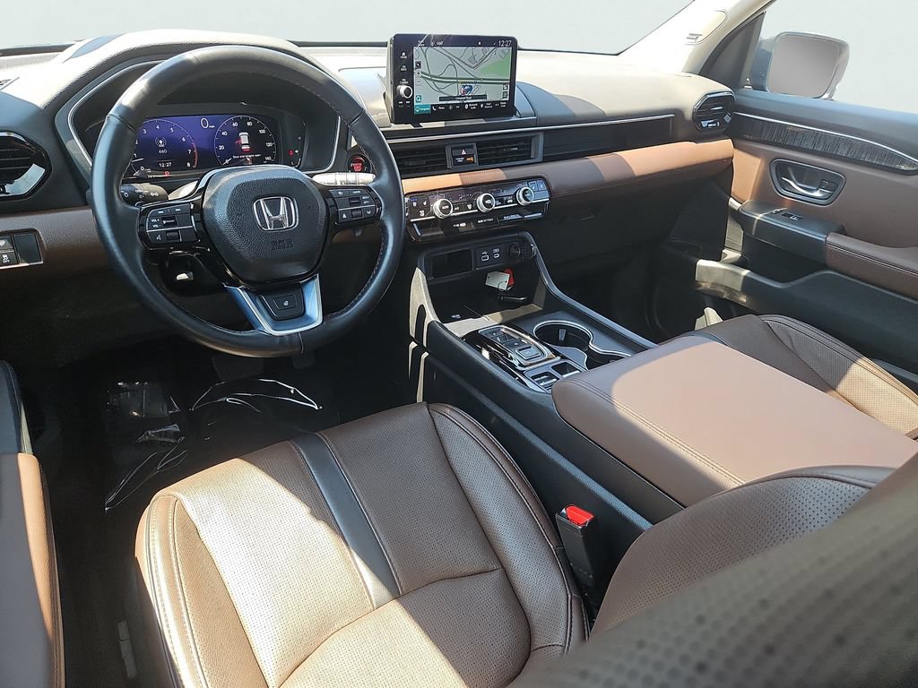 Used 2023 Honda Pilot Elite image 11