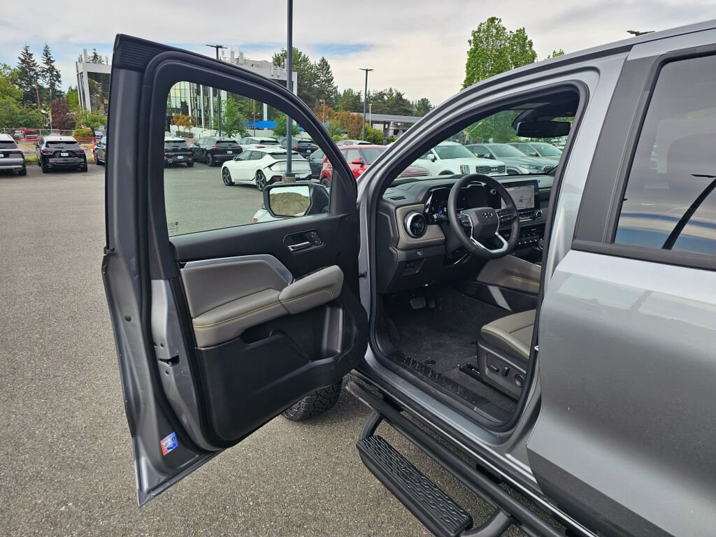 New 2026 Chevrolet Colorado ZR2 w/ Midnight Edition AWD/4WD image 21