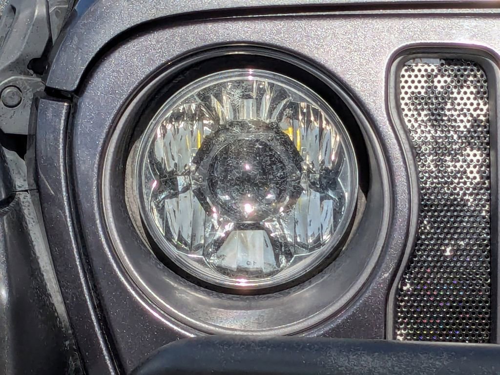 Used 2021 Jeep Gladiator Mojave w/ Trailer Tow Package image 10