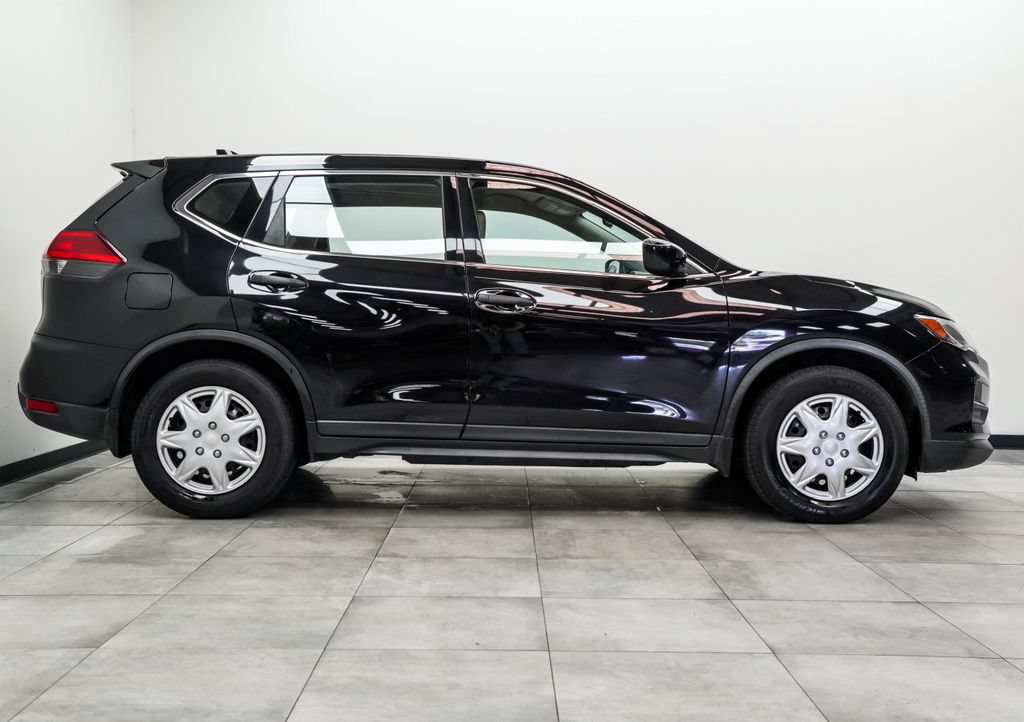 Used 2017 Nissan Rogue S FWD image 10