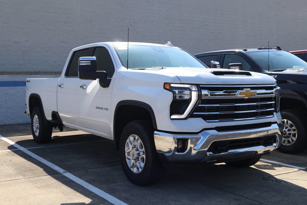 New 2026 Chevrolet Silverado 3500 LTZ w/ LTZ Premium Package AWD/4WD image 9