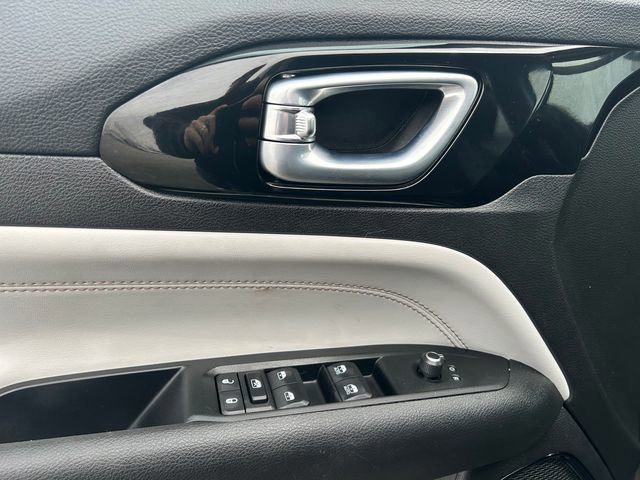 Used 2022 Jeep Compass Limited AWD/4WD image 19