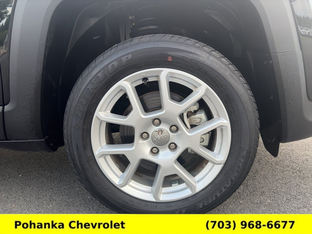 Used 2021 Jeep Renegade Latitude AWD/4WD image 28