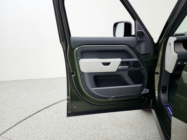 New 2026 Land Rover Defender 110 X-Dynamic SE AWD/4WD image 27