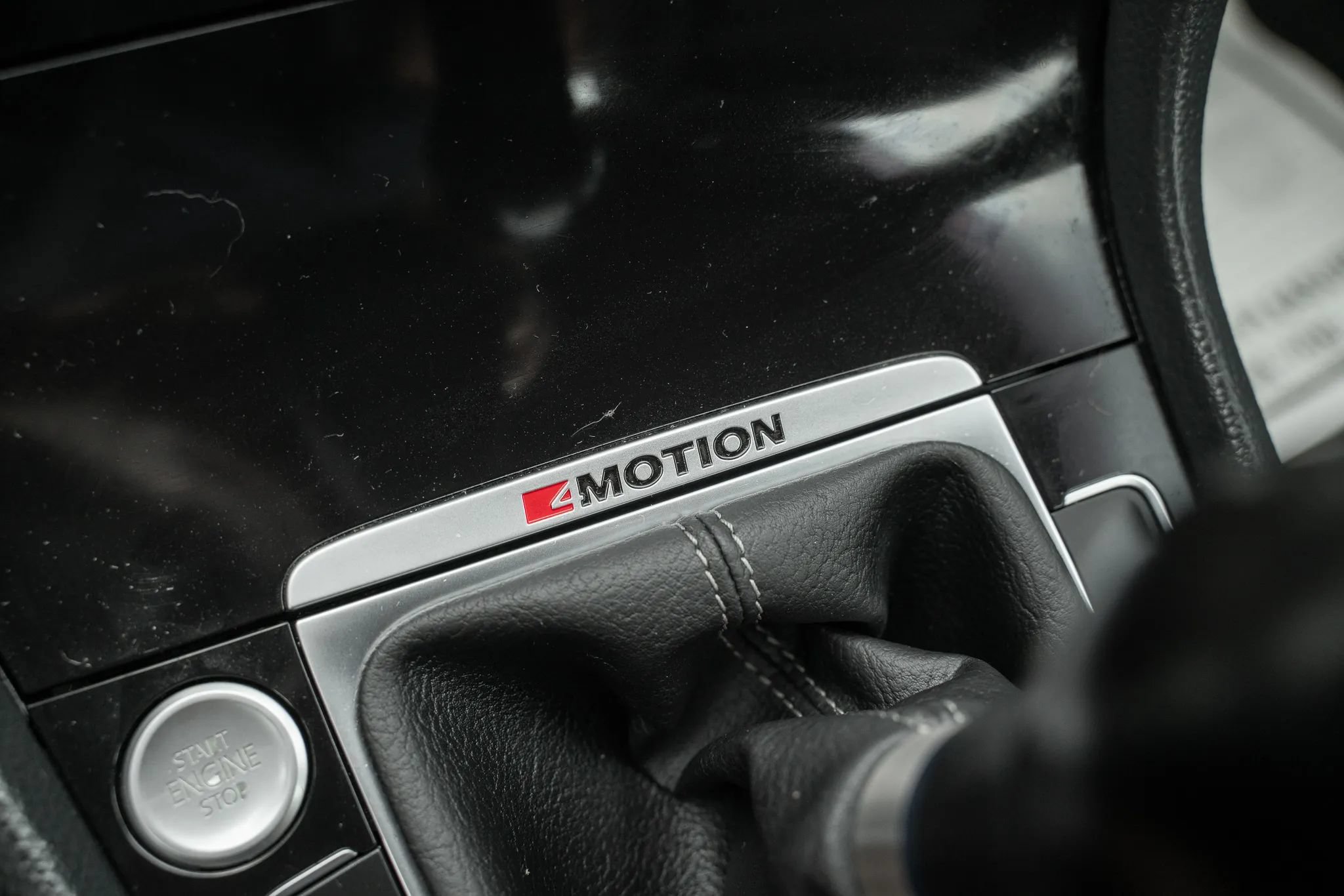 Used 2016 Volkswagen Golf R 4-Door AWD/4WD image 24