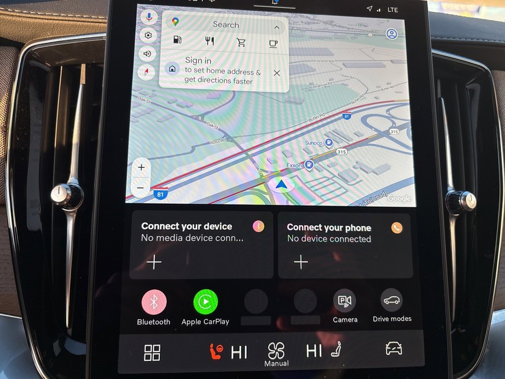 Certified 2025 Volvo XC90 B6 Plus image 27