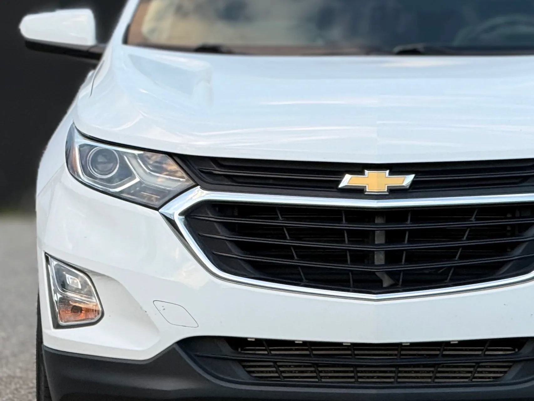 Used 2018 Chevrolet Equinox LT w/ LPO, Cargo Package AWD/4WD image 11
