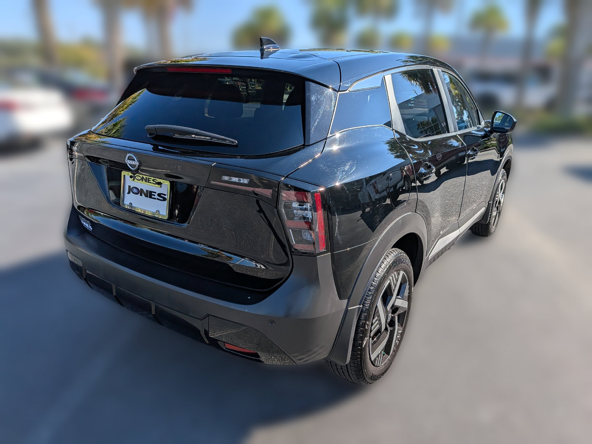 Used 2025 Nissan Kicks SV FWD image 4