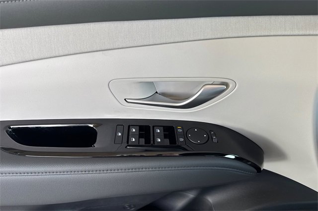 New 2025 Hyundai Tucson Limited image 11