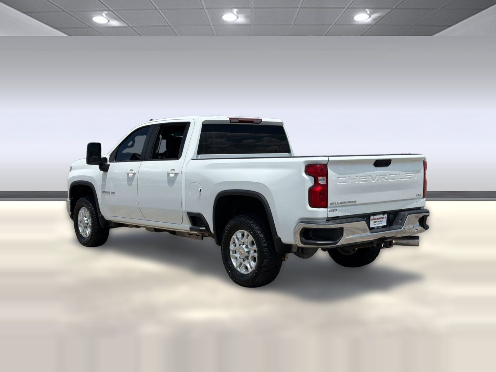 Used 2024 Chevrolet Silverado 2500 LT AWD/4WD image 3
