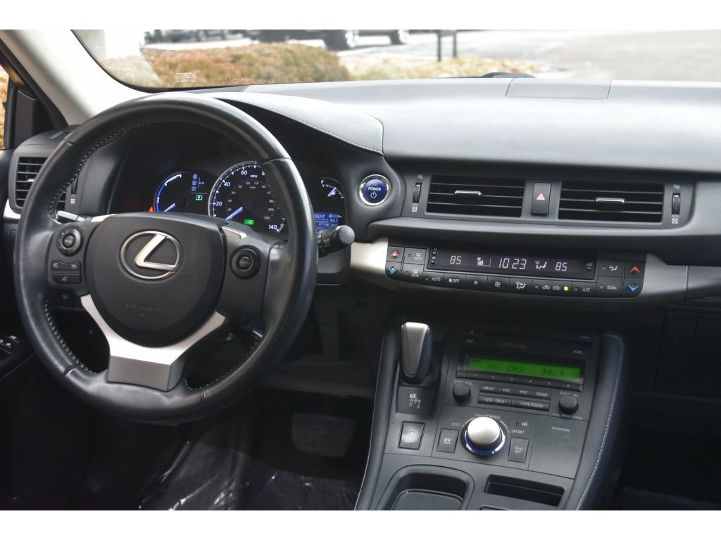 Used 2014 Lexus CT 200h image 18
