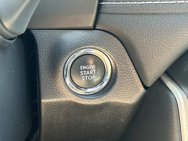 Used 2025 Toyota RAV4 XLE FWD image 27