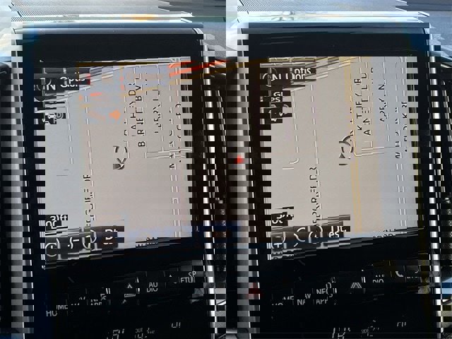 Used 2017 Toyota Land Cruiser image 18