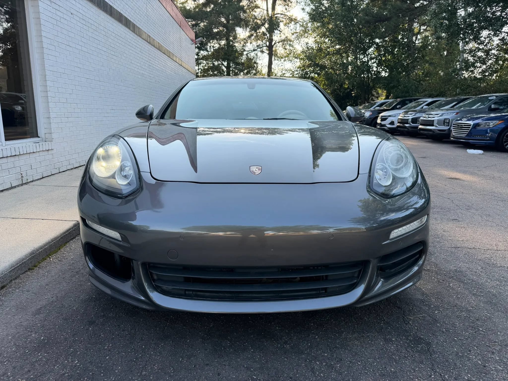 Used 2014 Porsche Panamera RWD image 3