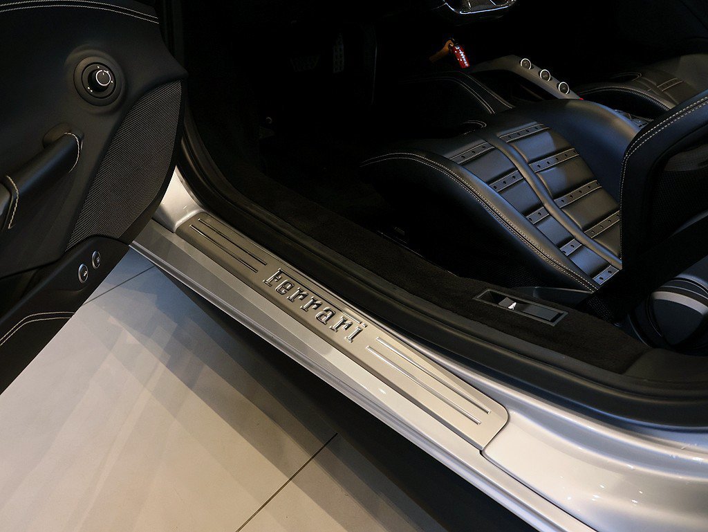 Certified 2018 Ferrari 488 Spider RWD image 84