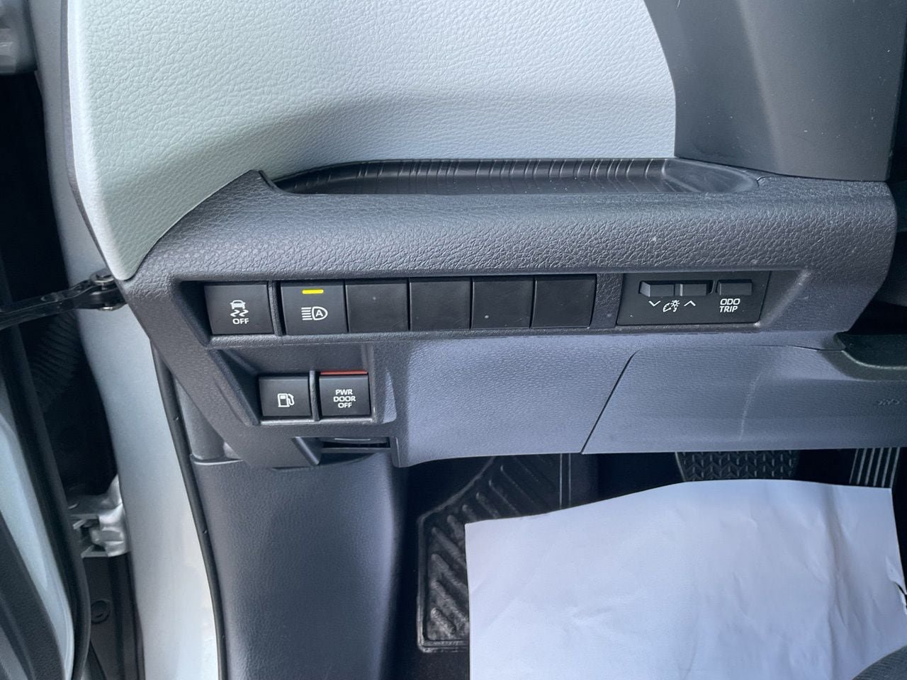 Used 2025 Toyota Sienna LE FWD image 20