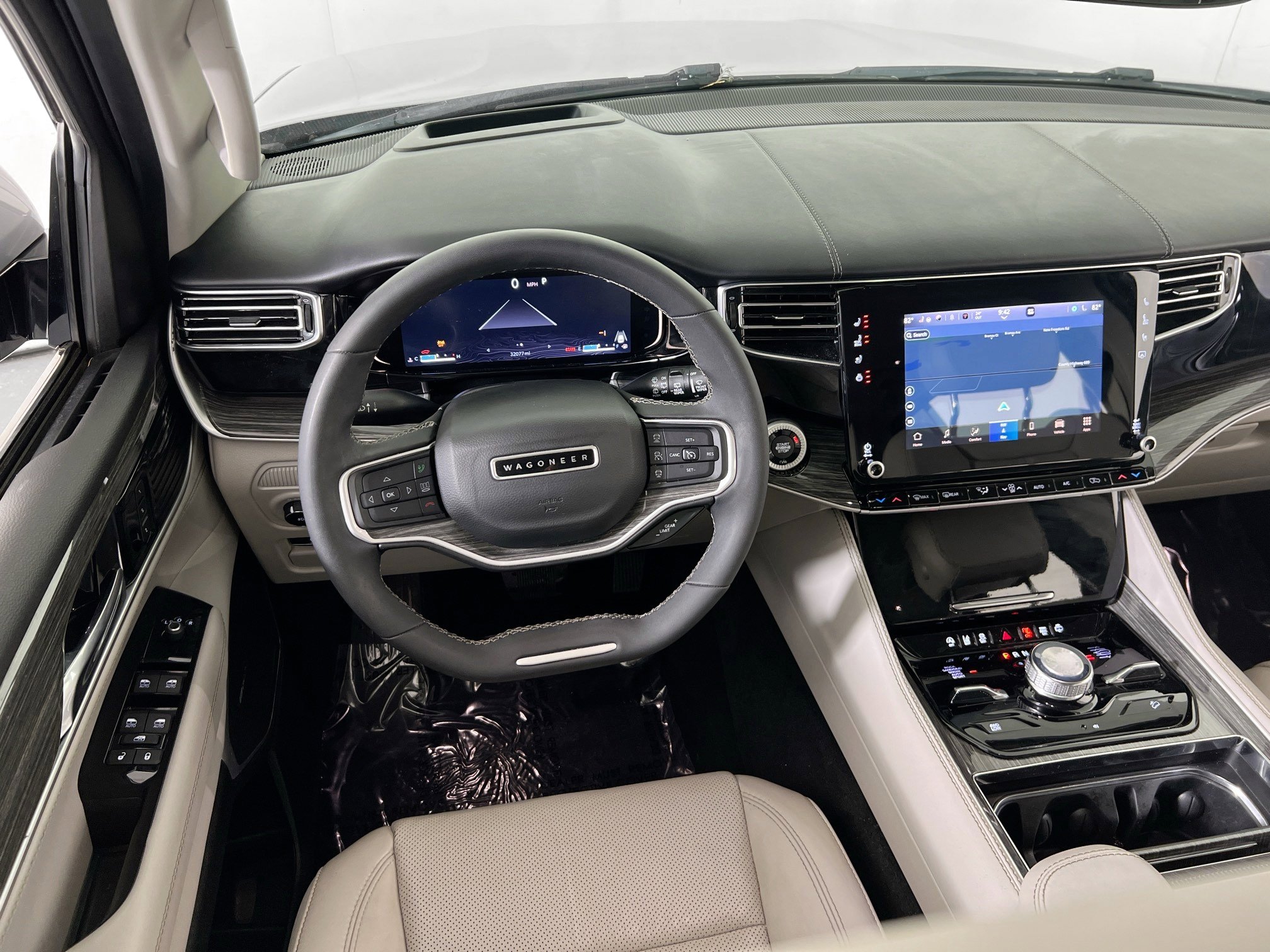 Used 2022 Jeep Wagoneer Series III w/ Flexible Seating Group image 22