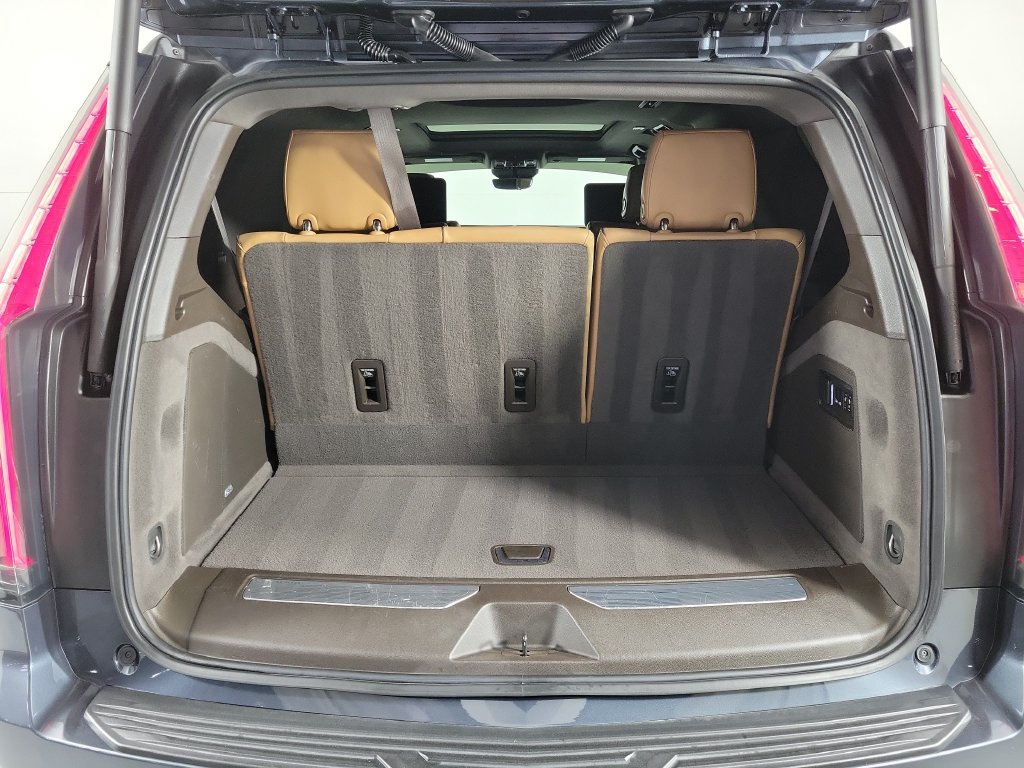 Used 2021 Cadillac Escalade Sport RWD image 9