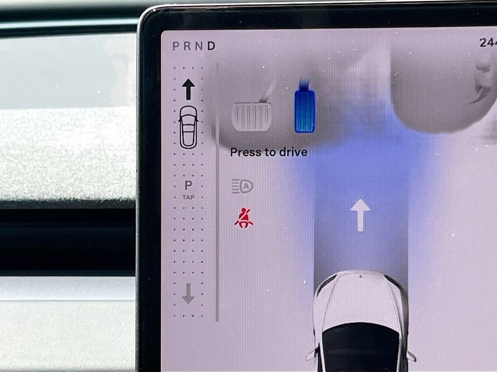 Used 2025 Tesla Model 3 Long Range RWD image 16