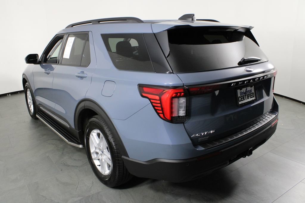 Used 2025 Ford Explorer Active image 3
