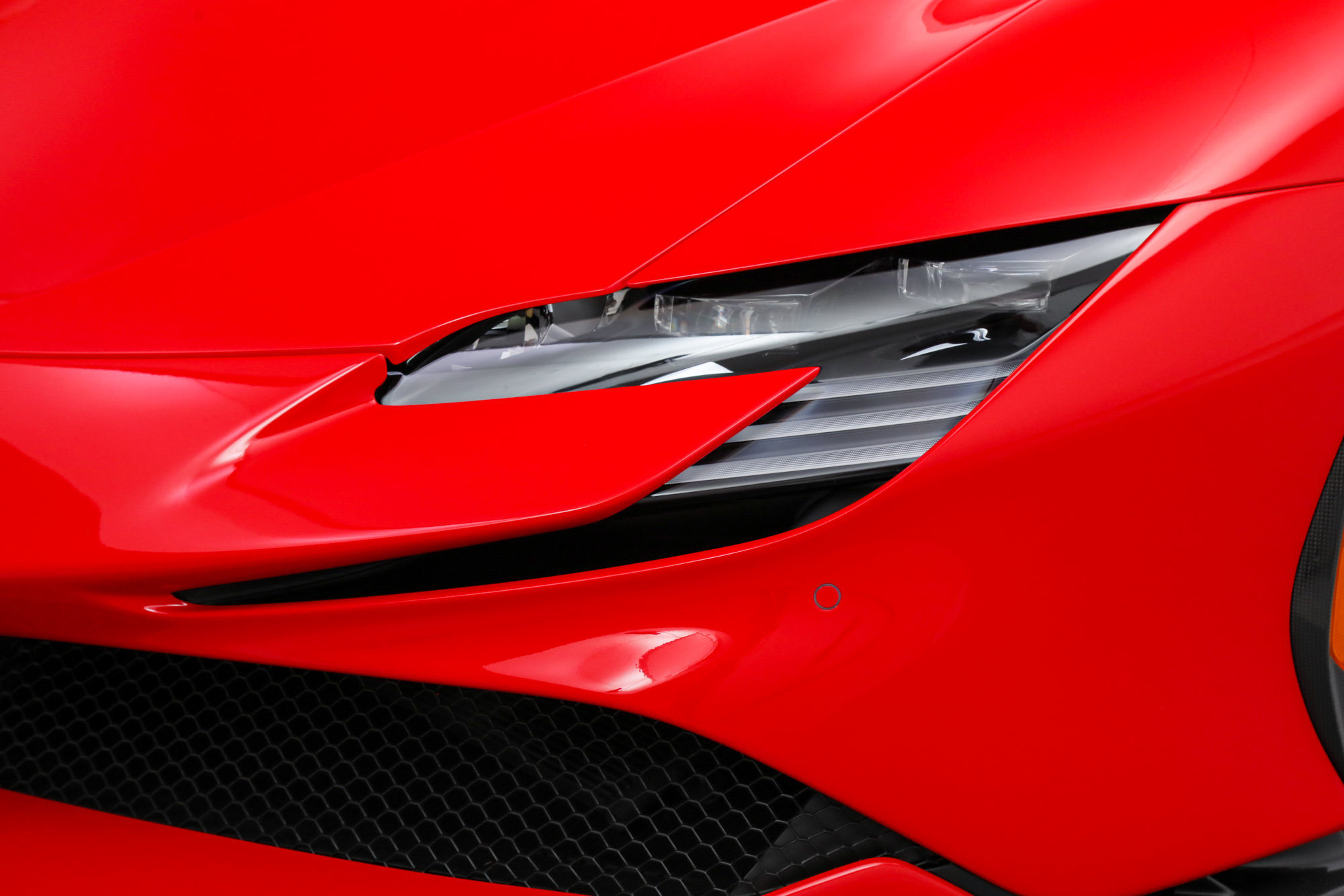 Certified 2025 Ferrari SF90 Spider AWD/4WD image 18