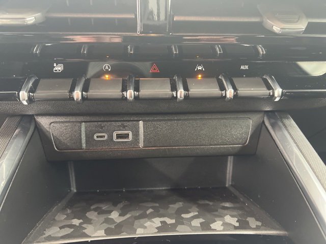 Used 2025 GMC Canyon Elevation w/ Convenience Package image 21