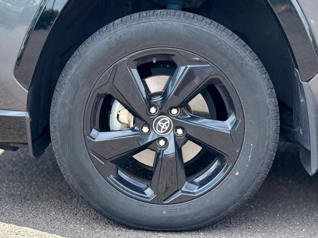 Used 2020 Toyota RAV4 XSE AWD/4WD image 9