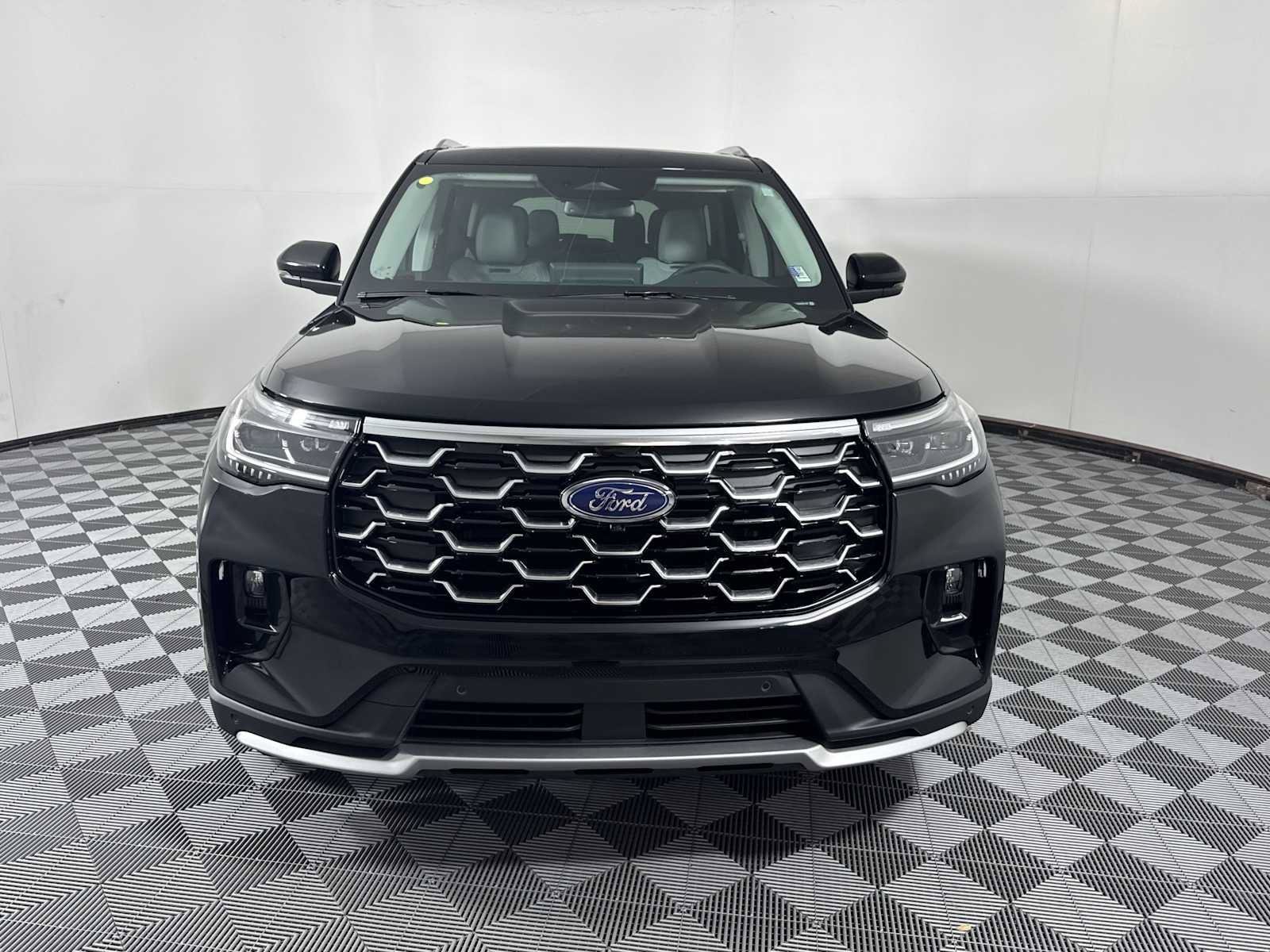 New 2026 Ford Explorer Platinum w/ LUX Leather Package AWD/4WD image 2