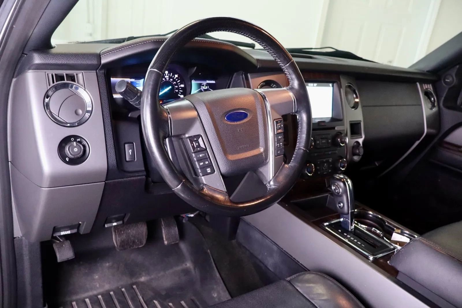 Used 2016 Ford Expedition EL Platinum image 14