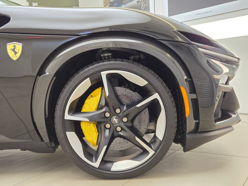 Used 2025 Ferrari Purosangue AWD/4WD image 8