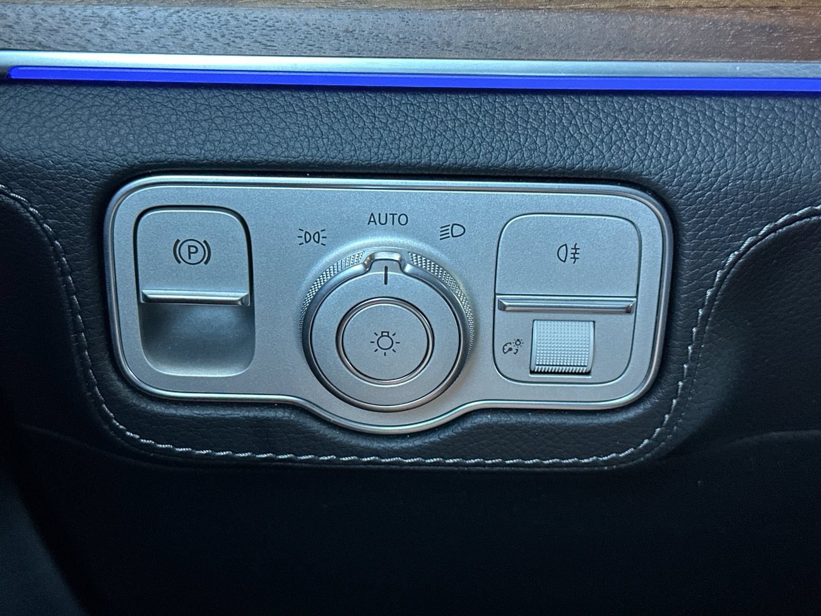 Certified 2025 Mercedes-Benz GLE 580 4MATIC image 33